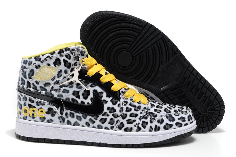 The latest Jordan 1 Olympic version of leopard skin